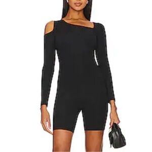 Woltord
Wolford Warm Up Cut Out Romper!
Size 6, NWT. $395
$129 $395